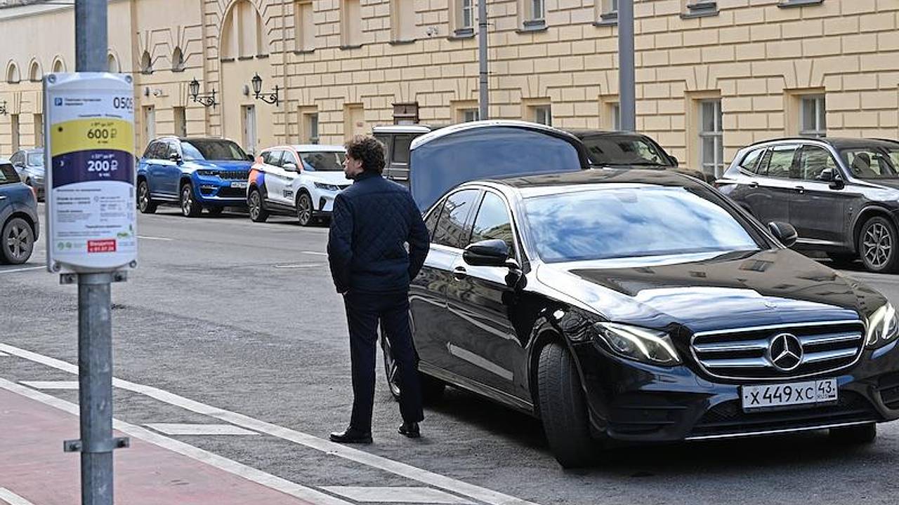 В Санкт-Петербурге введут штраф за парковку на маркировке