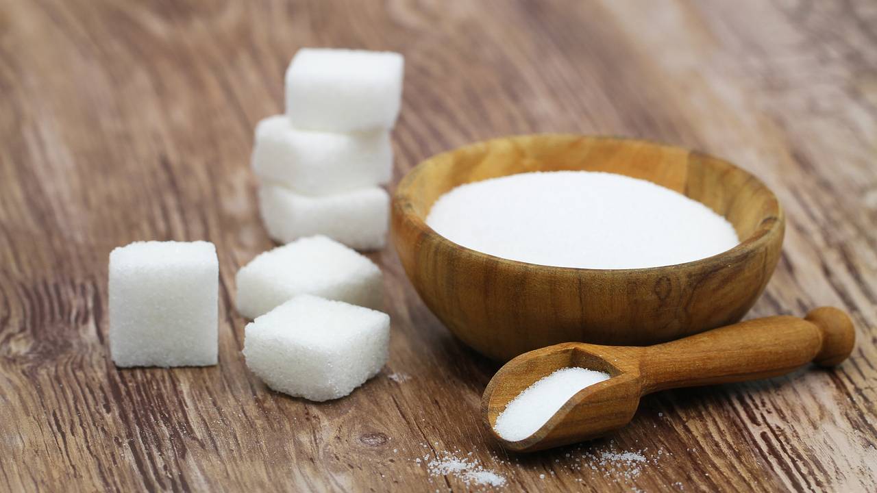 Перечислены портящие кожу продукты