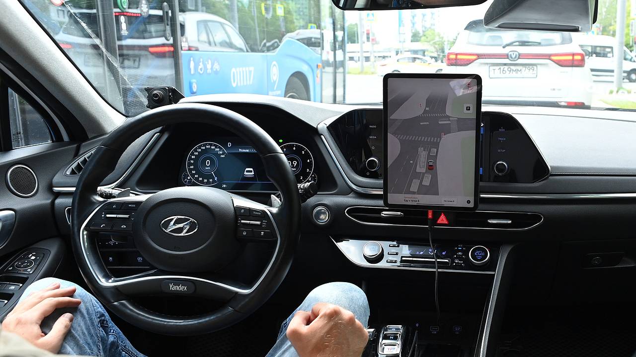 Количество ДТП с участием беспилотных автомобилей раскрыли
