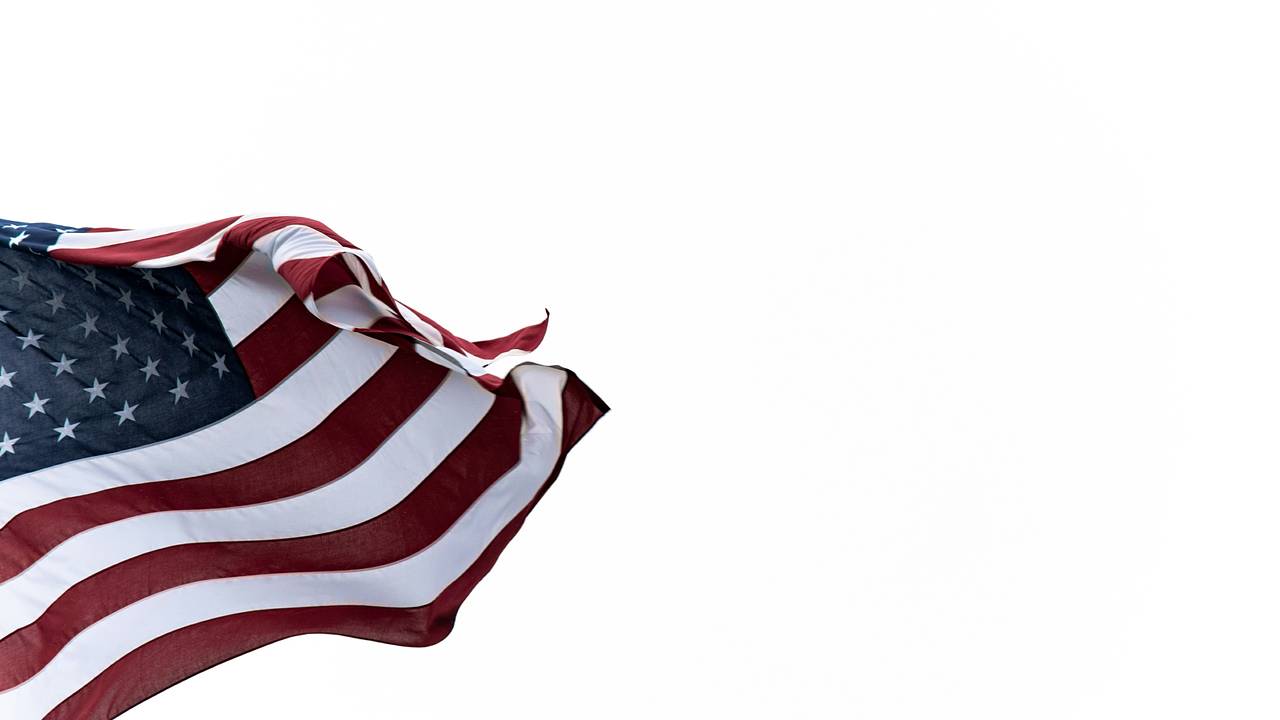 Более 40 тысяч госслужащих США согласились уволиться по собственному желанию