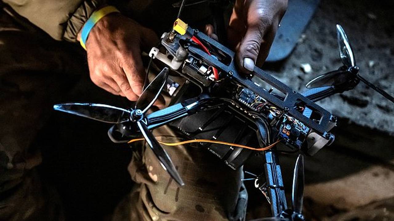 Появились кадры из атакованной восемью беспилотниками Ростовской области