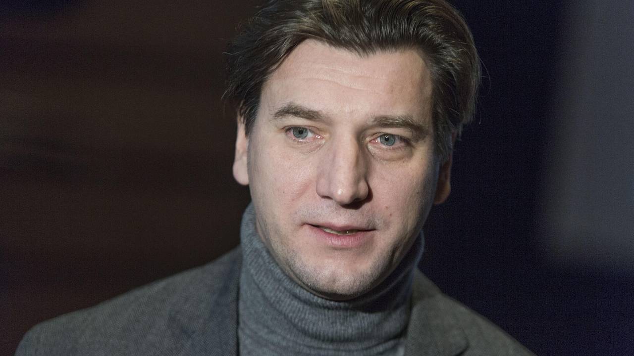 Известный актер рассказал о жизни на чердаке и купании в пруду после переезда в Москву