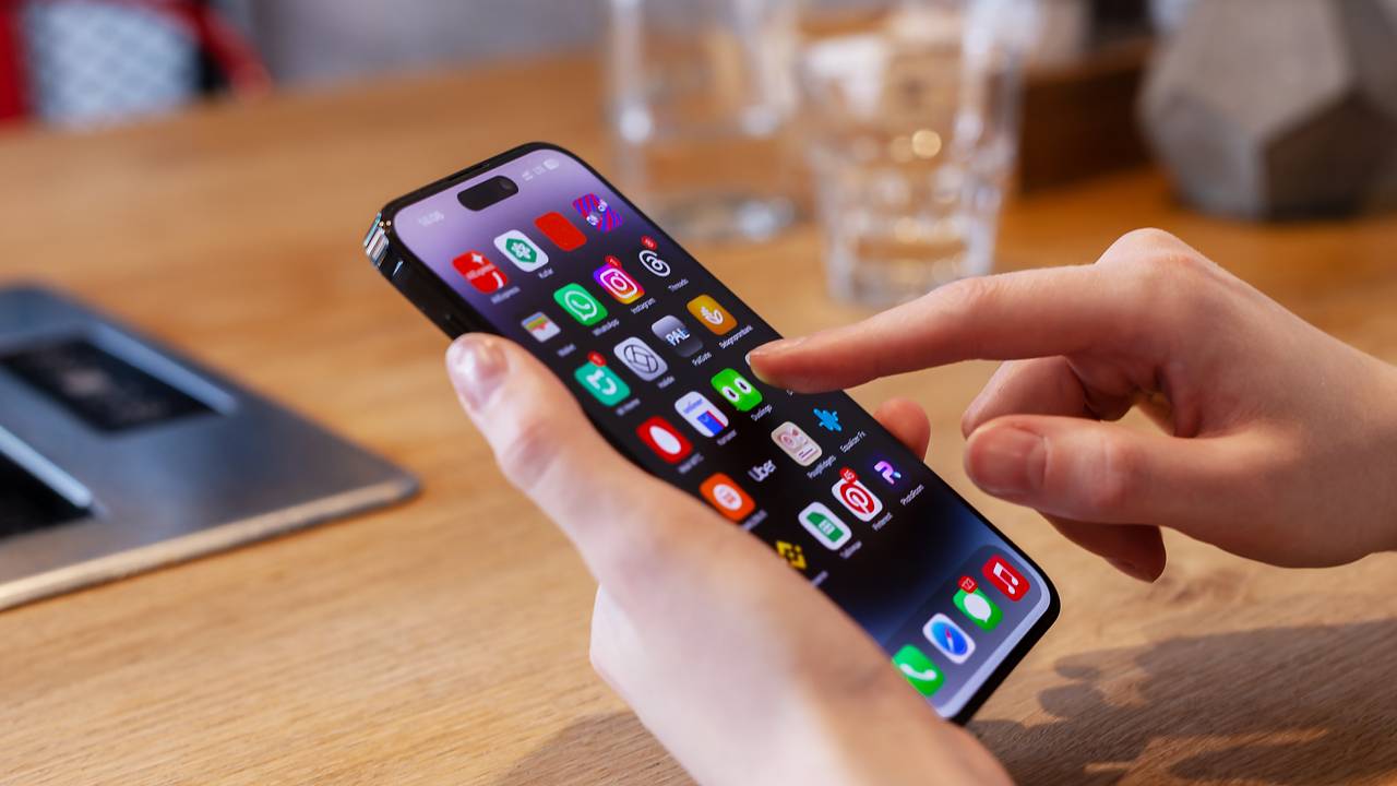 Apple заставят шпионить за пользователями в Великобритании