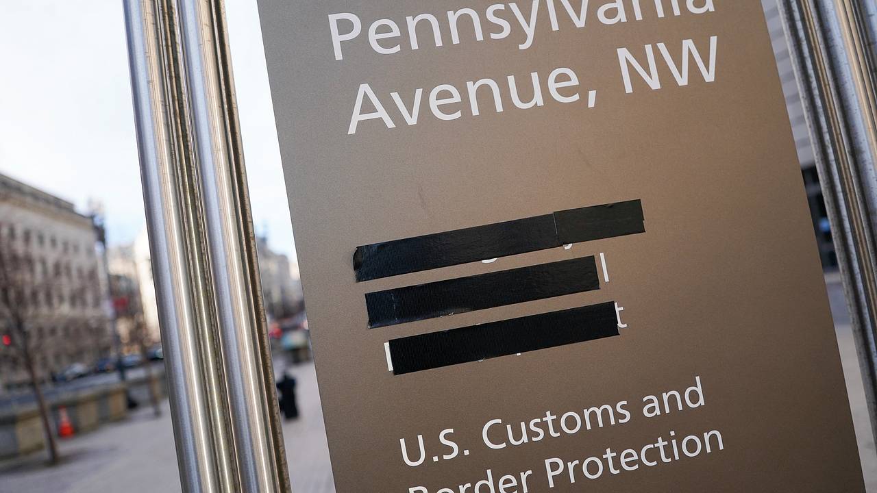 Суд заблокировал решение Трампа отправить в отпуск сотрудников USAID