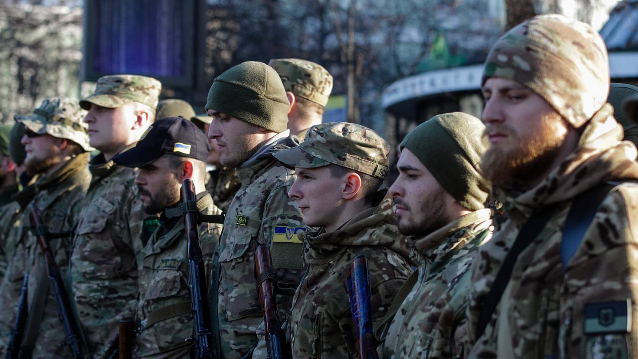 В России оценили идею Зеленского предложить 18-летним выгодные контракты в ВСУ