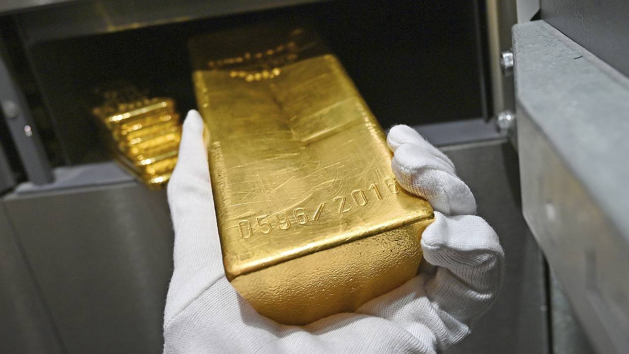 Из Банка Англии изъяли тысячи золотых слитков