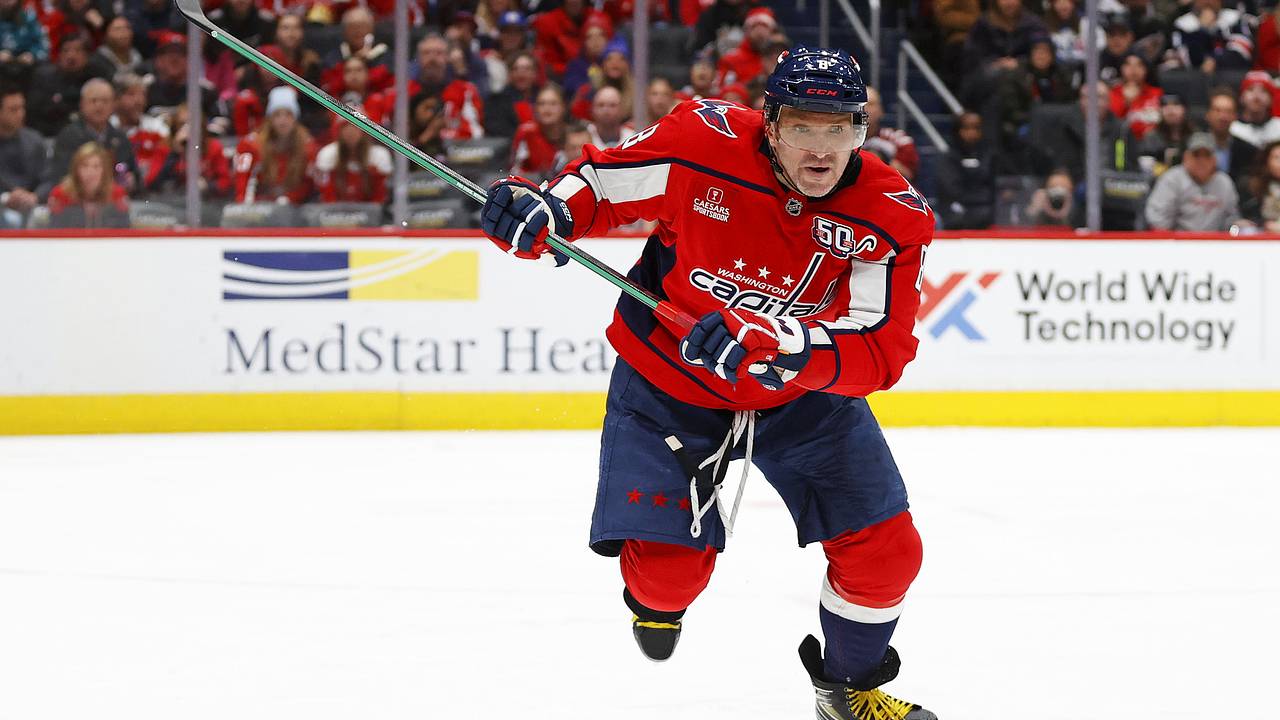 Овечкин вышел на 11-е место в списке лучших бомбардиров НХЛ