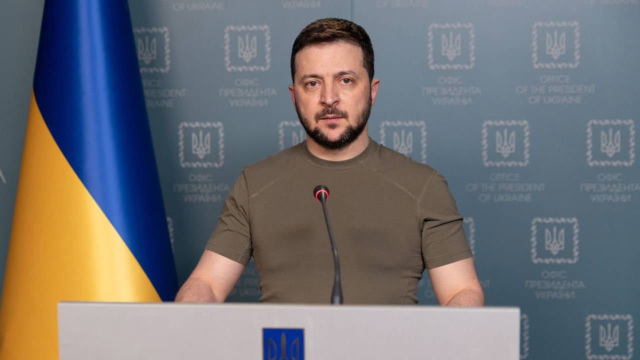 Зеленский отказался приостанавливать военное положение на Украине ради проведения выборов