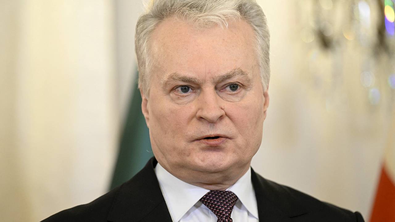 Президент Литвы попрощался с Лениным на фоне отключения от БРЭЛЛ