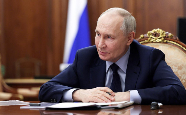 Путин поздравил с профессиональным праздником российских дипломатов