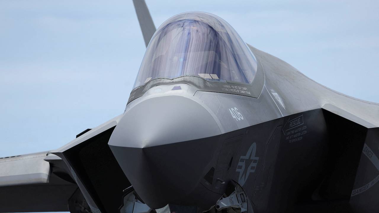 Летчик объяснил совместную фотографию Су-57Э и F-35 в Индии