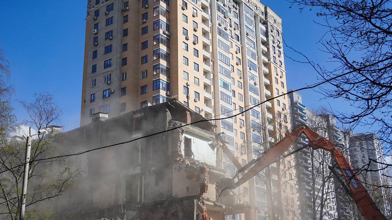 Расселение дома с падающими потолками и крошащимся полом затянулось на 12 лет