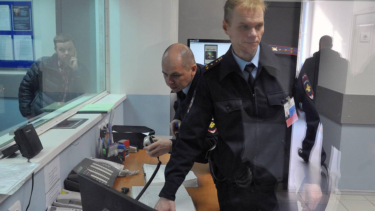 В России мигрант начал угрожать жене бойца СВО