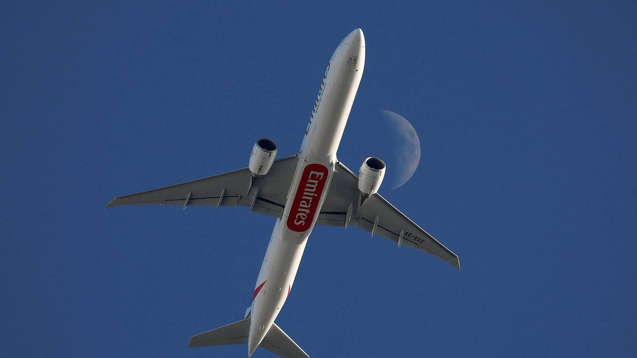 Экс-стюардесса Emirates опубликовала закулисное видео о своей работе и подставила коллег