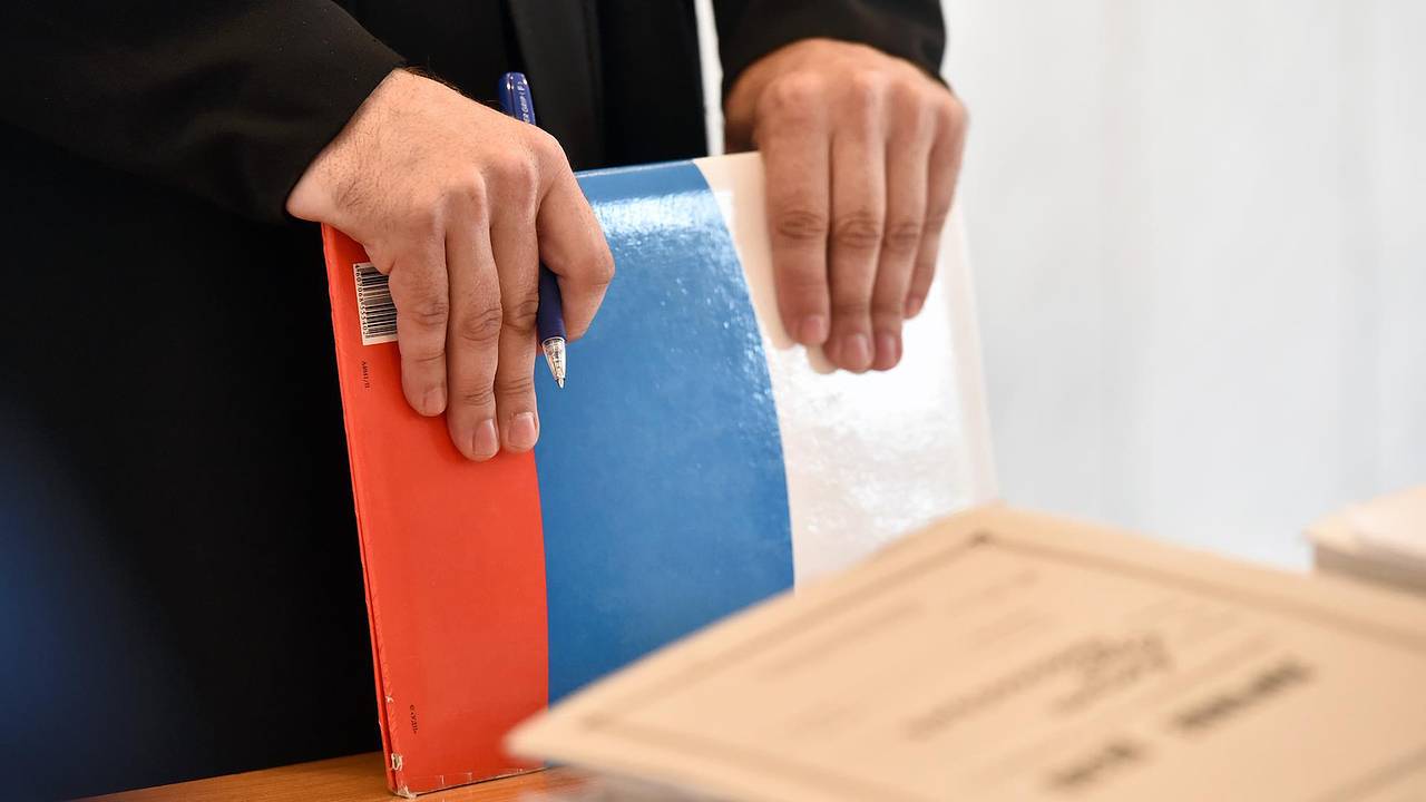 Суд приговорил россиянина к 15 годам колонии за нападение на полицейского и поджог дома