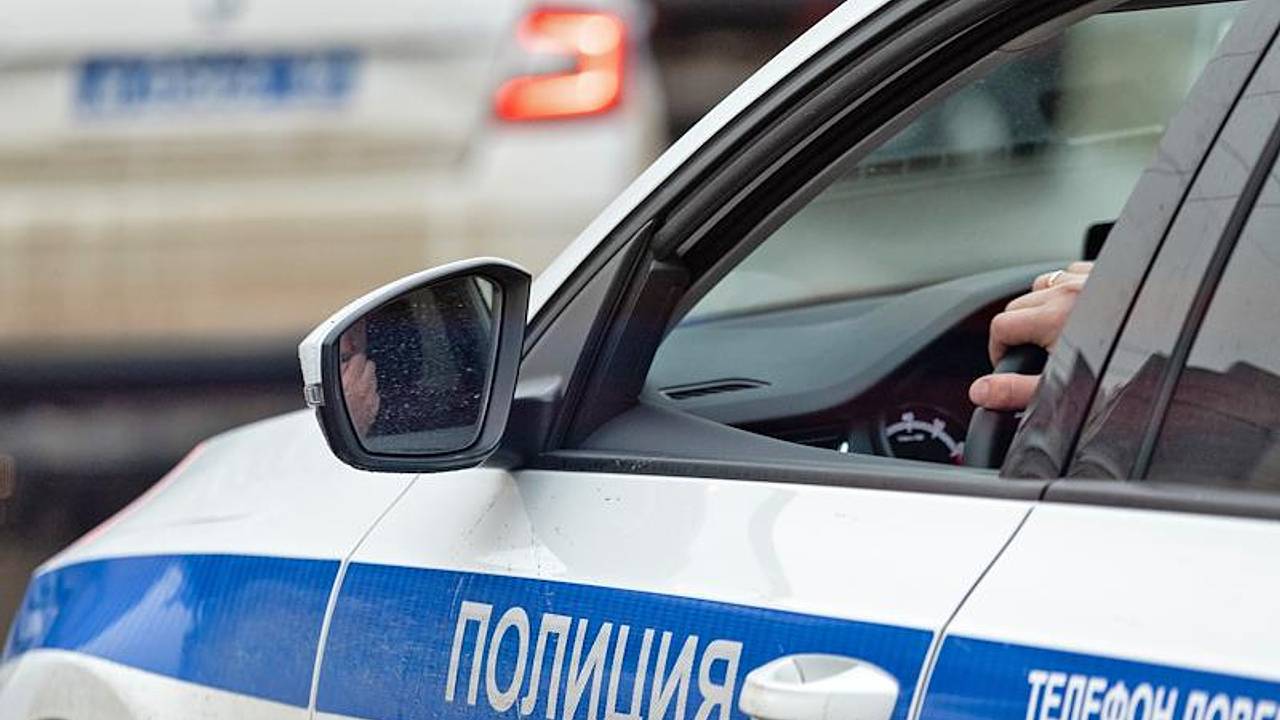 Россиянин из ревности сбил экс-возлюбленную и ее нового друга и напал на него с ножом