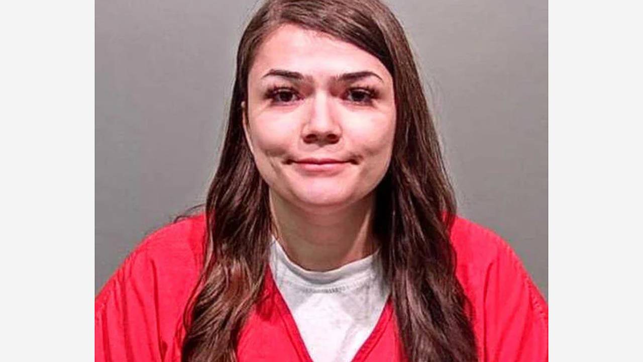 Учительница дала 16-летнему школьнику наркотики и изнасиловала его