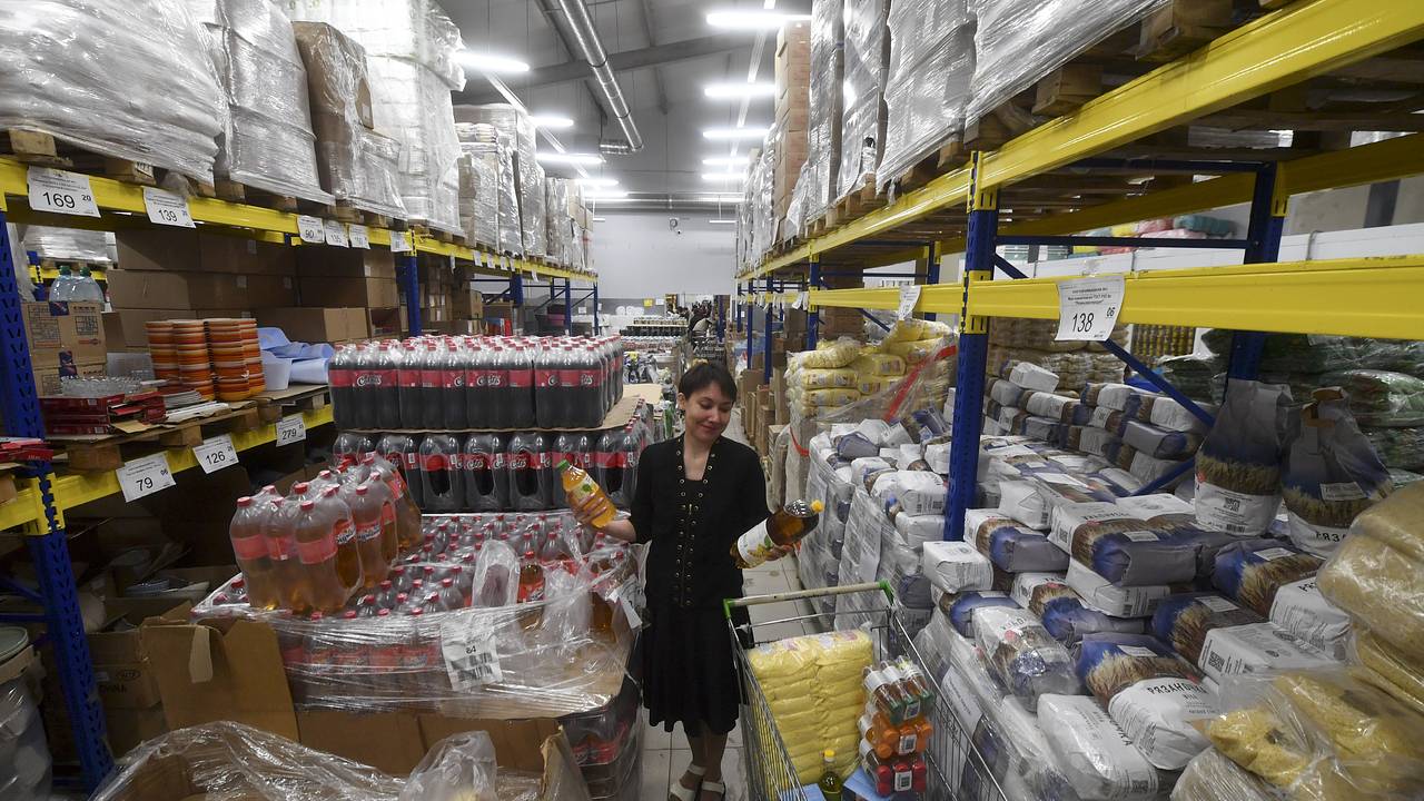 Стало известно о закрытии магазинов «Светофор» из-за просроченного мяса