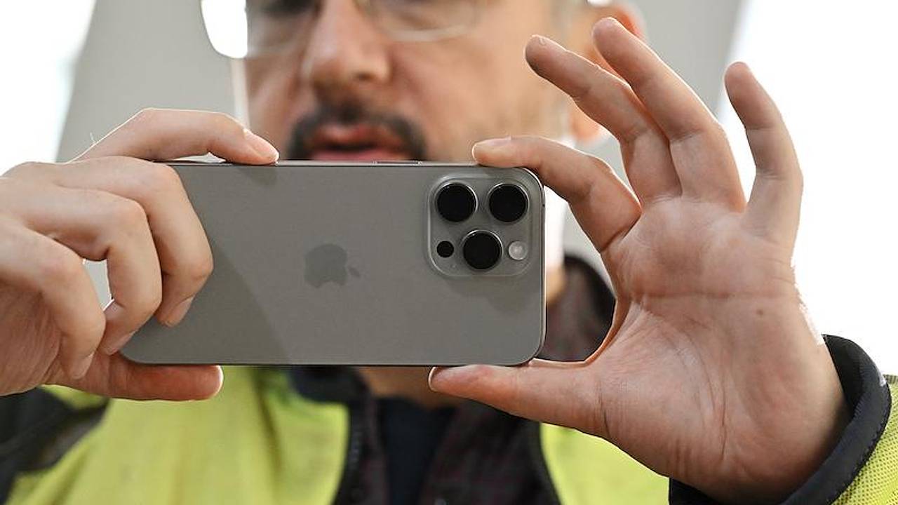 Назван самый покупаемый к Новому году смартфон