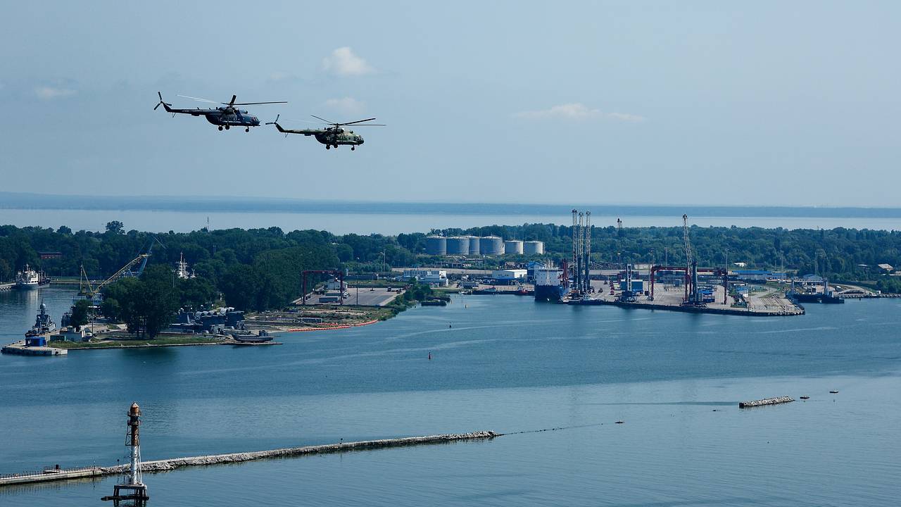 Владельца затонувшего танкера Koala обязали за три месяца убрать судно из Усть-Луги