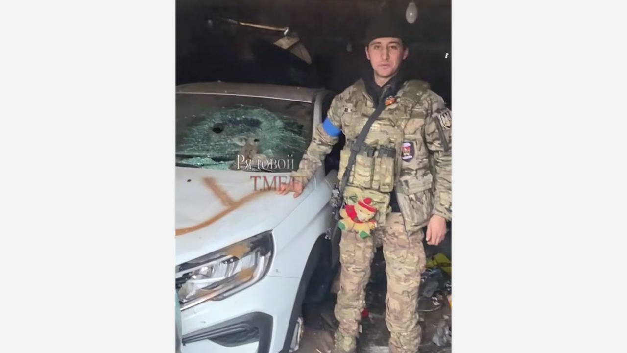 Опубликованы снятые бойцами ВСУ кадры мародерства в Курской области