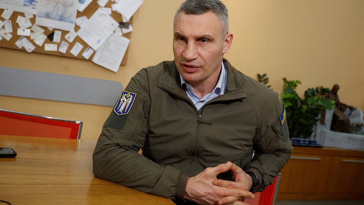 Кличко предсказал окончание конфликта через два месяца болезненным компромиссом