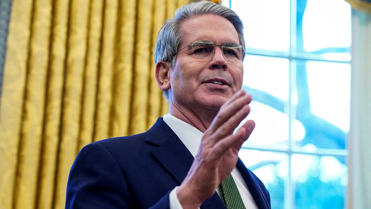 Министр финансов США посетит Киев