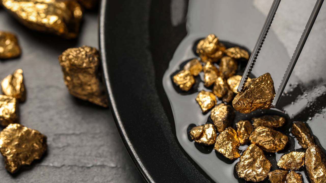 Для рекордно дорожающего золота назвали новый ориентир