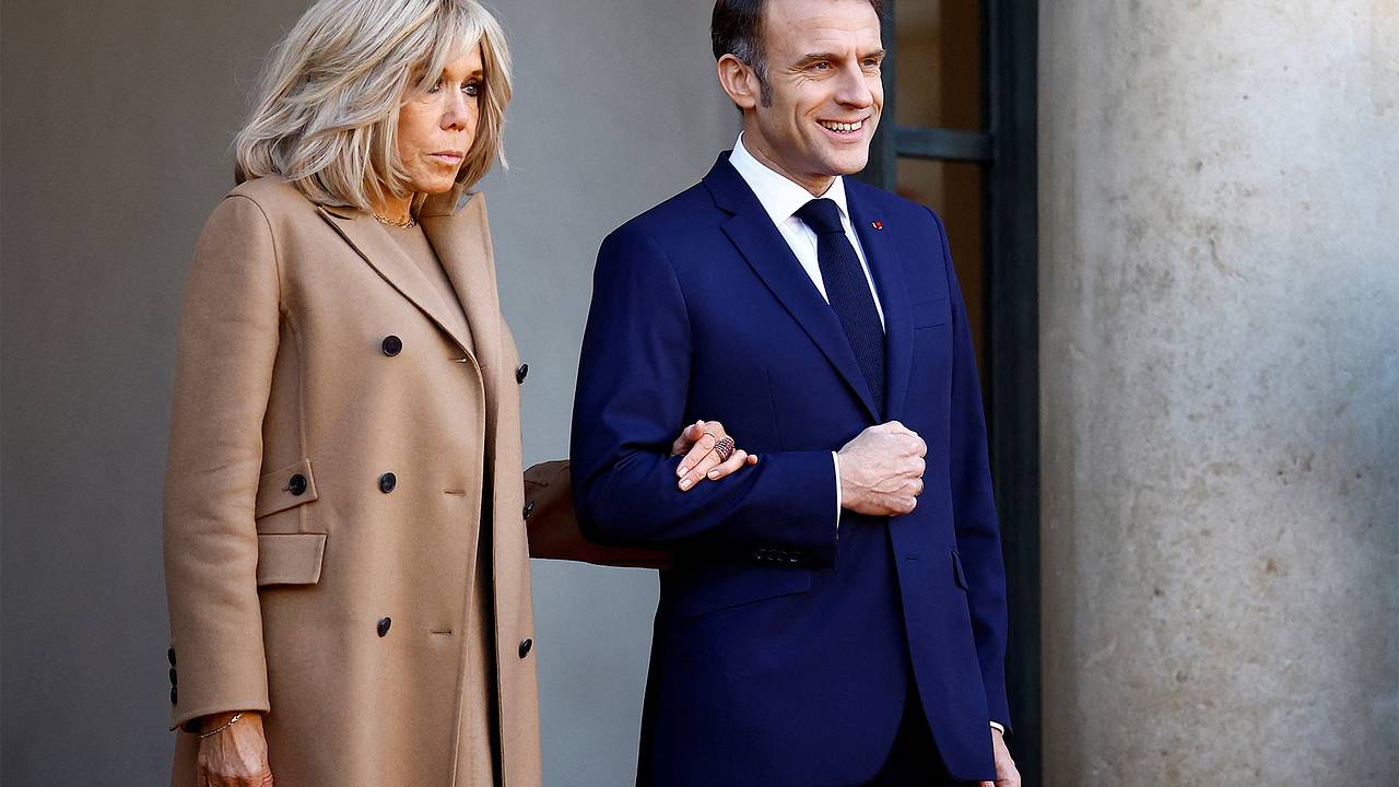 Макрон решил избавиться от виллы во Франции