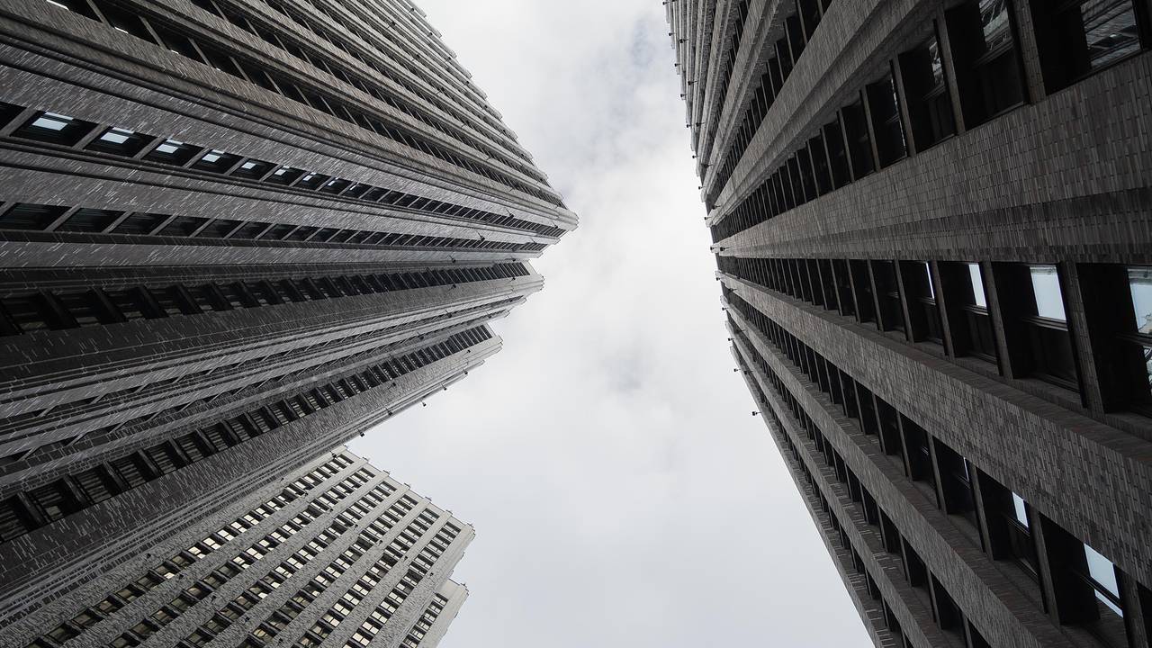 В Москве предсказали падение цен на жилье в «человейниках»