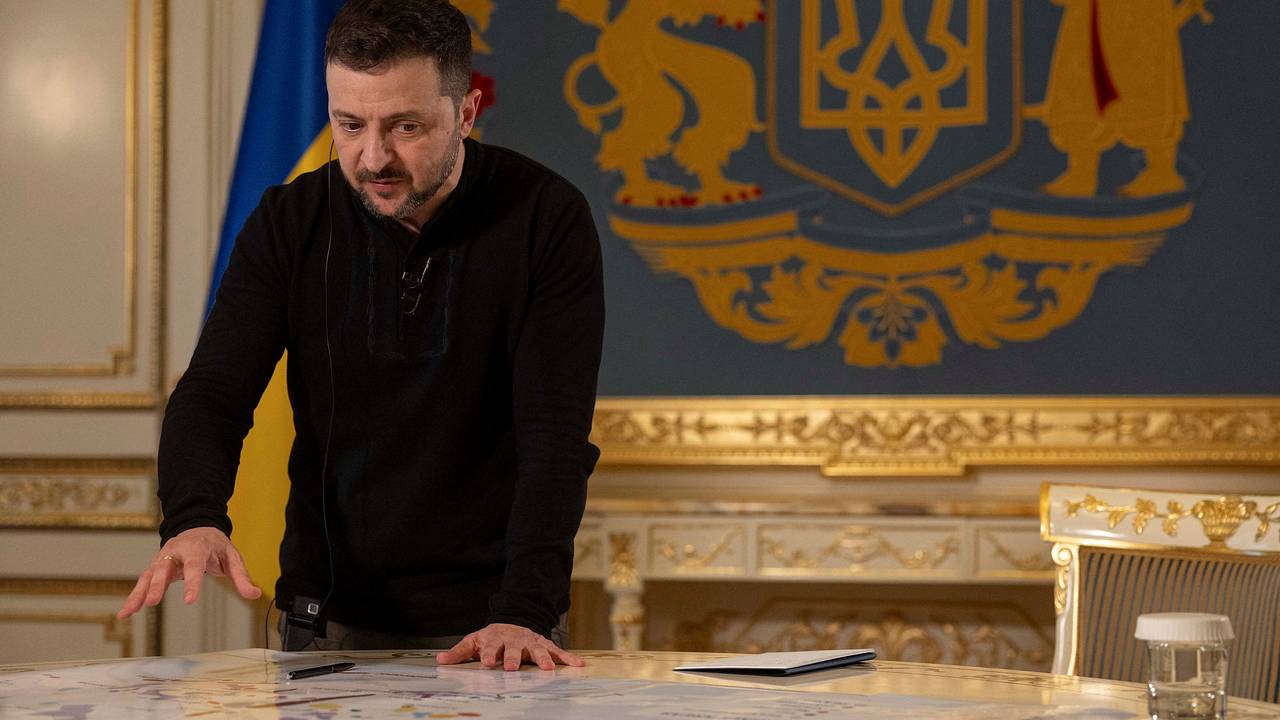 Зеленскому предрекли потерю власти до мая