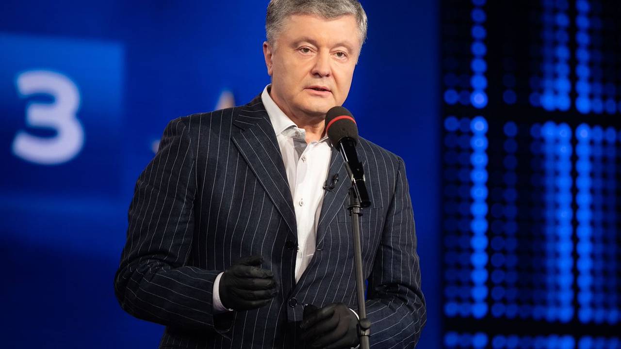 Порошенко прокомментировал решение Киева ввести против него санкции