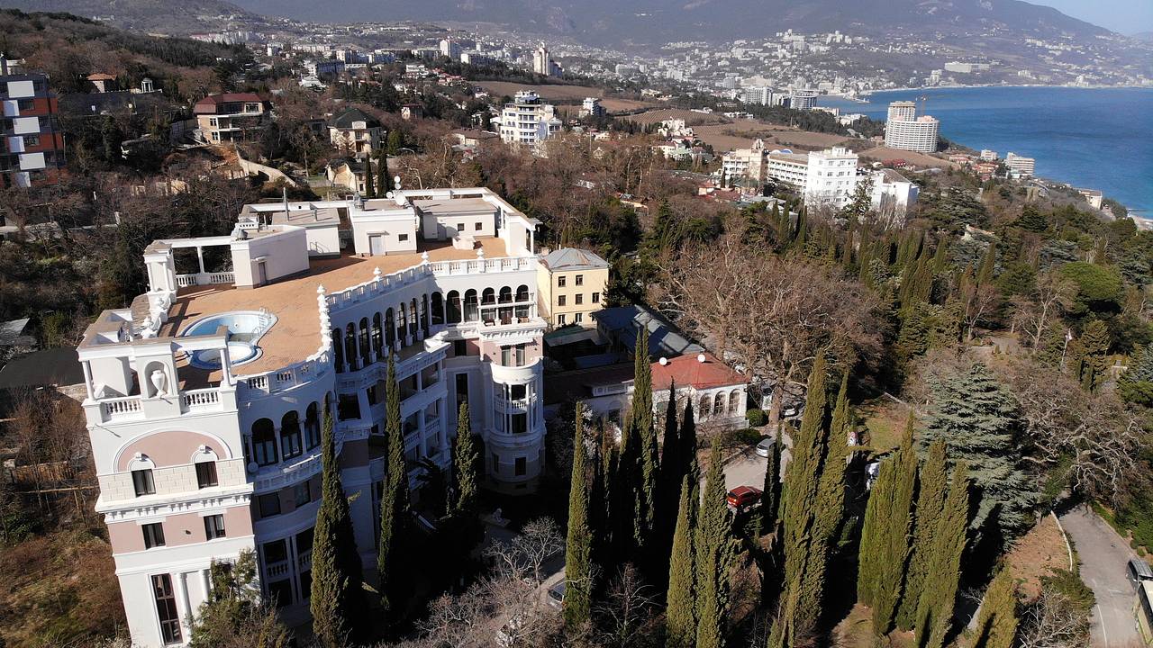 В Крыму национализируют 720 объектов имущества украинских олигархов