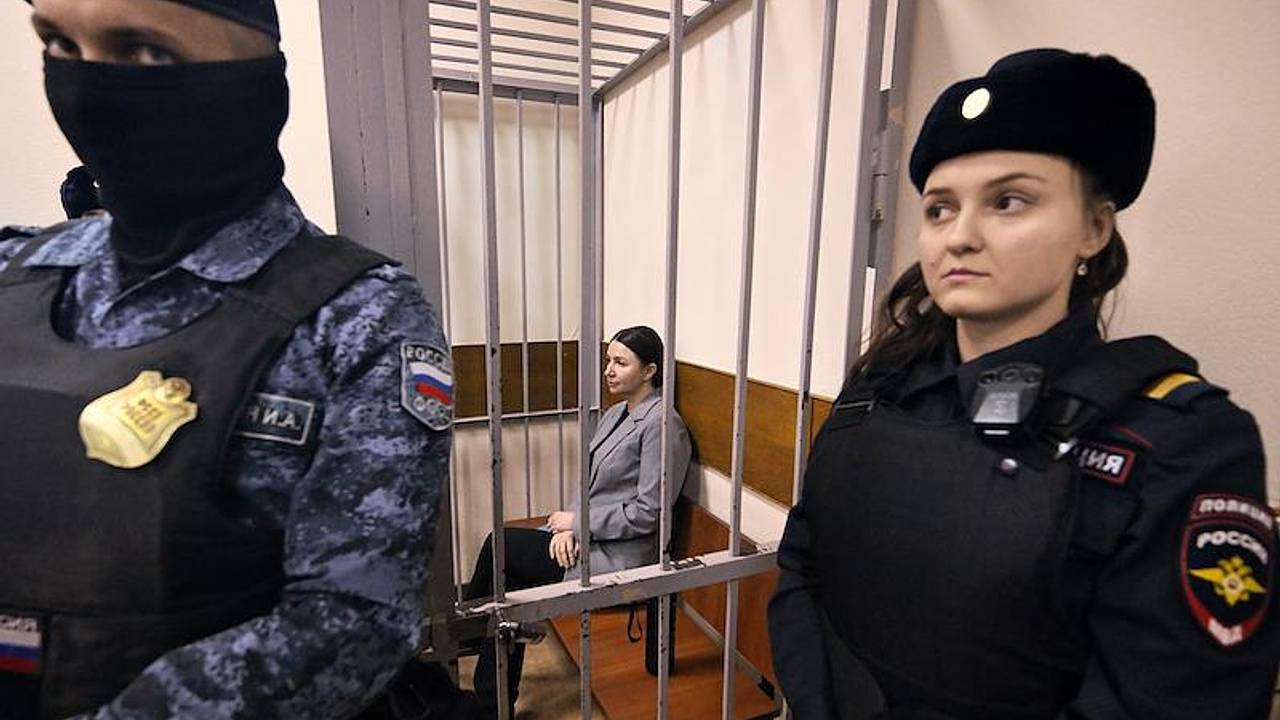 Блогеру Блиновской захотели запретить заниматься бизнесом