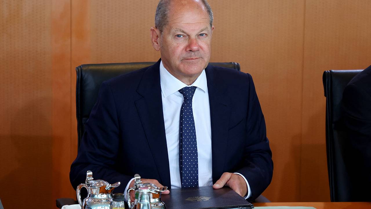 Шольц объяснил призыв ввести в Германии чрезвычайное положение