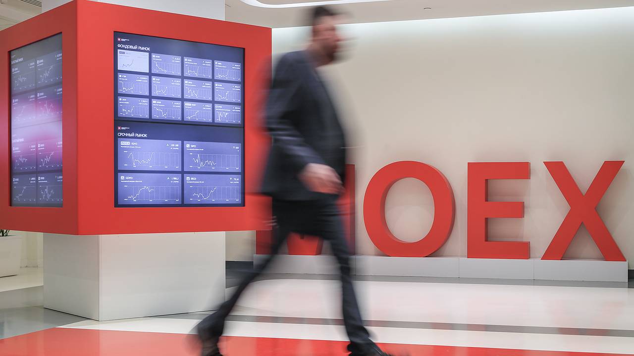 Индекс гособлигаций Мосбиржи превысил досанкционный уровень