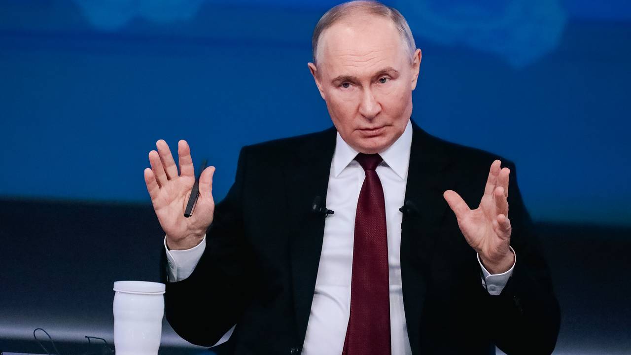Опубликованы поручения Путина по итогам прямой линии