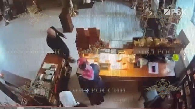 «Подрался с бабушками»: видео показаний задержанного за драку в храме