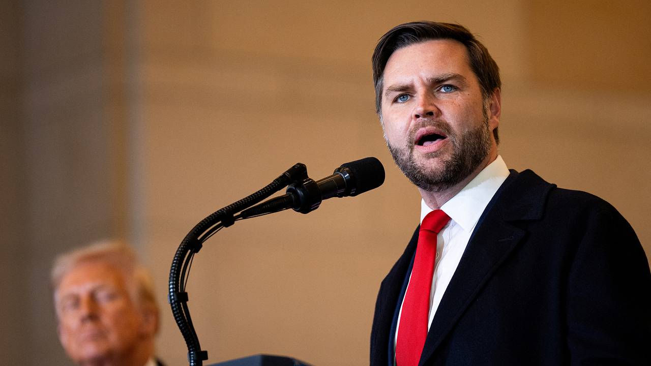 «Штаты посылают разные сигналы разным сторонам». Вице-президент США допустил отправку войск на Украину. Что это значит?