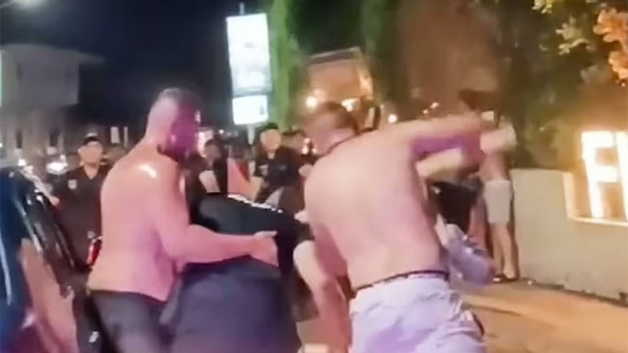 Ссора из-за женщины обернулась массовой дракой полуголых туристов на Бали