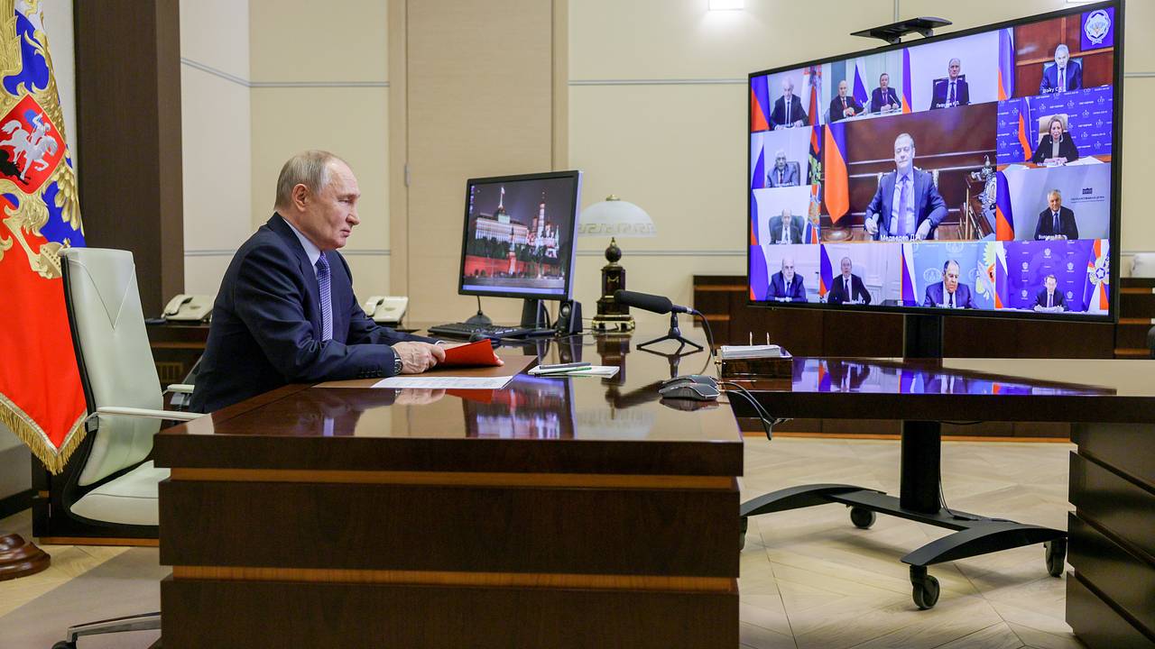 «Путин собирает команду тяжеловесов». На Западе раскрыли возможный состав переговорной группы России по Украине