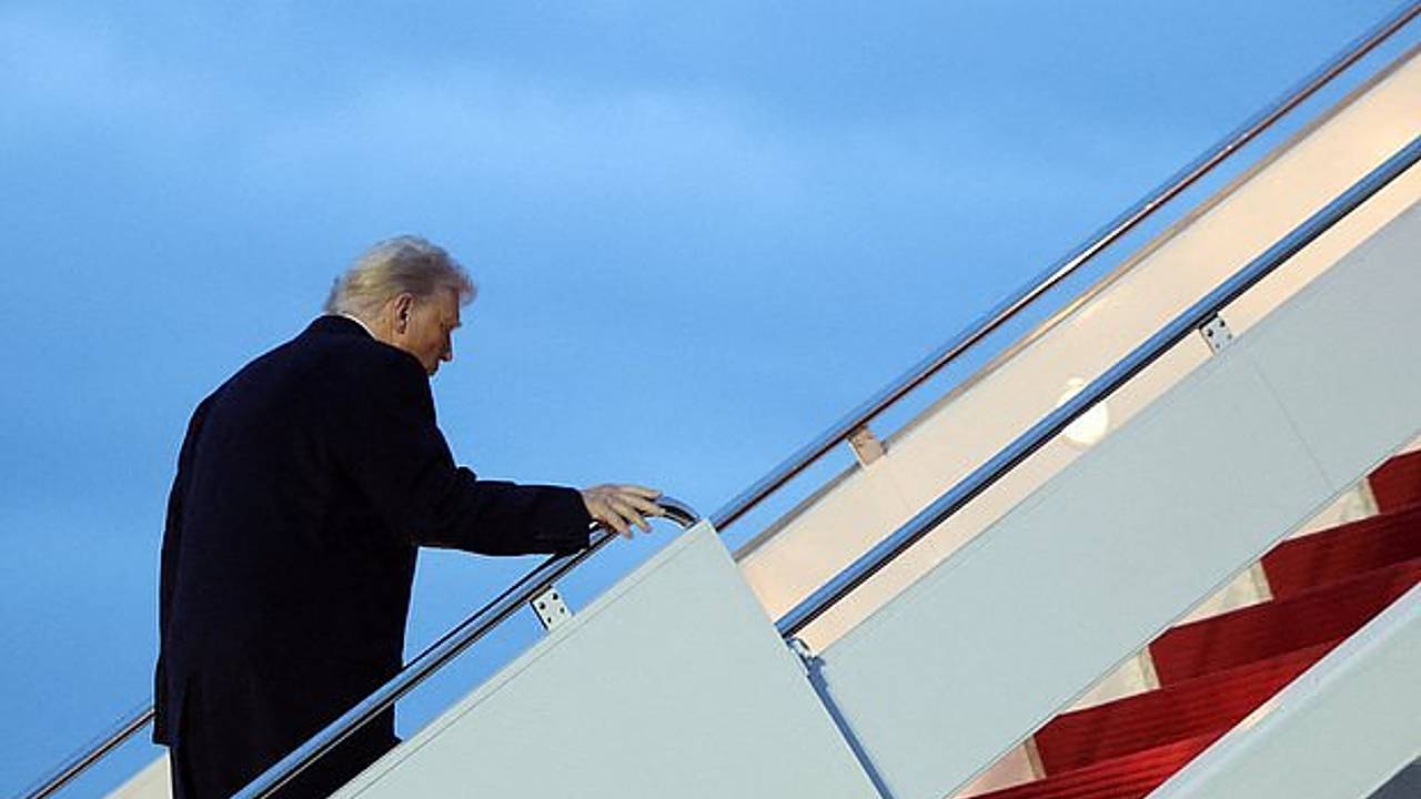 Трамп заявил о введении рекордных импортных пошлин против Китая