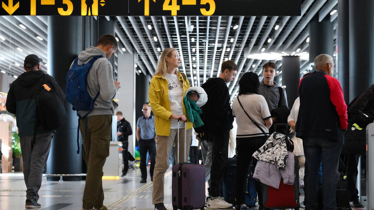 В трех российских аэропортах сняли временные ограничения на работу
