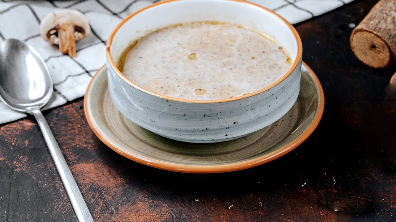 Россиянка нашла стекло в овсяной каше из «ВкусВилла»