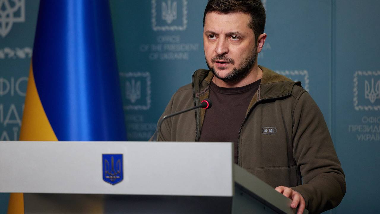 Зеленского обвинили в отказе считать украинцами несогласных с его политикой