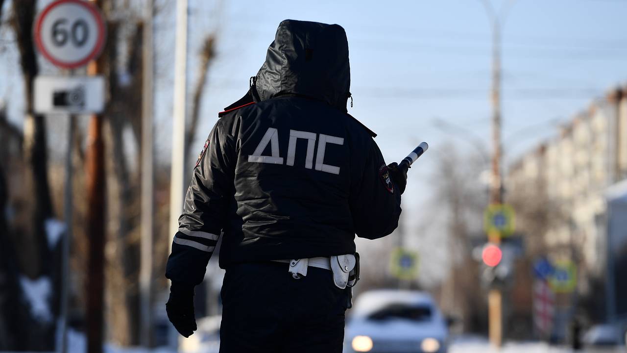 Остановленный для проверки документов россиянин открыл огонь по полицейским