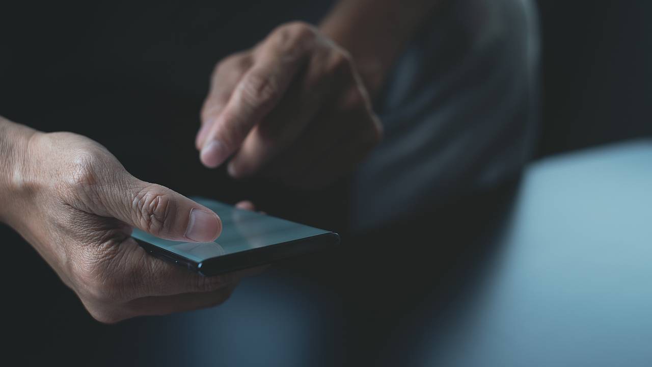 Прокурор незаконно получил интимные фотографии невиновной женщины