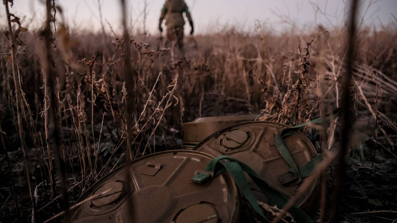 Военный рассказал о минировании ВСУ тел убитых мирных жителей в ДНР