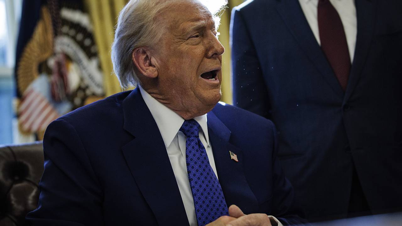 В драке между хоккеистами США и Канады обвинили Трампа