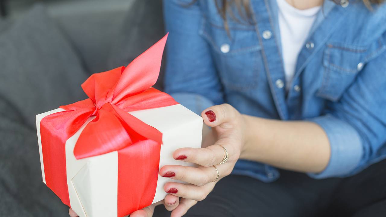 Раскрыты траты россиянок на подарки мужчинам на 23 февраля